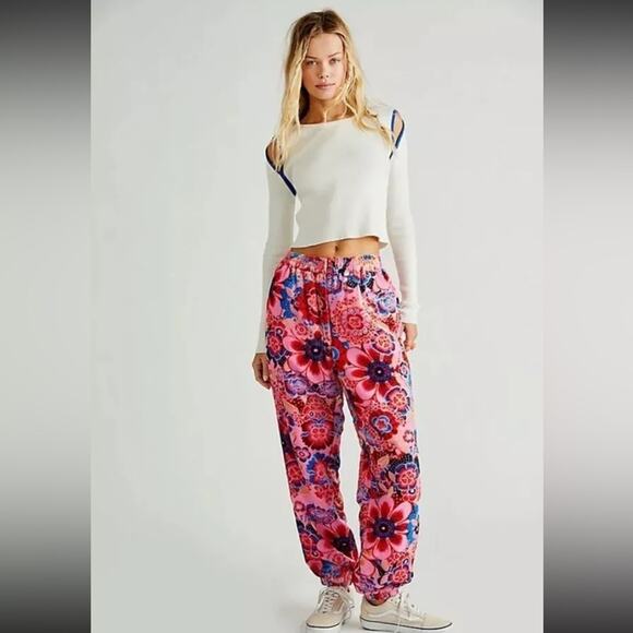Free People Sun Valley Velvet Pants‎ Joggers Floral Print Embroidery- Small - Picture 1 of 9